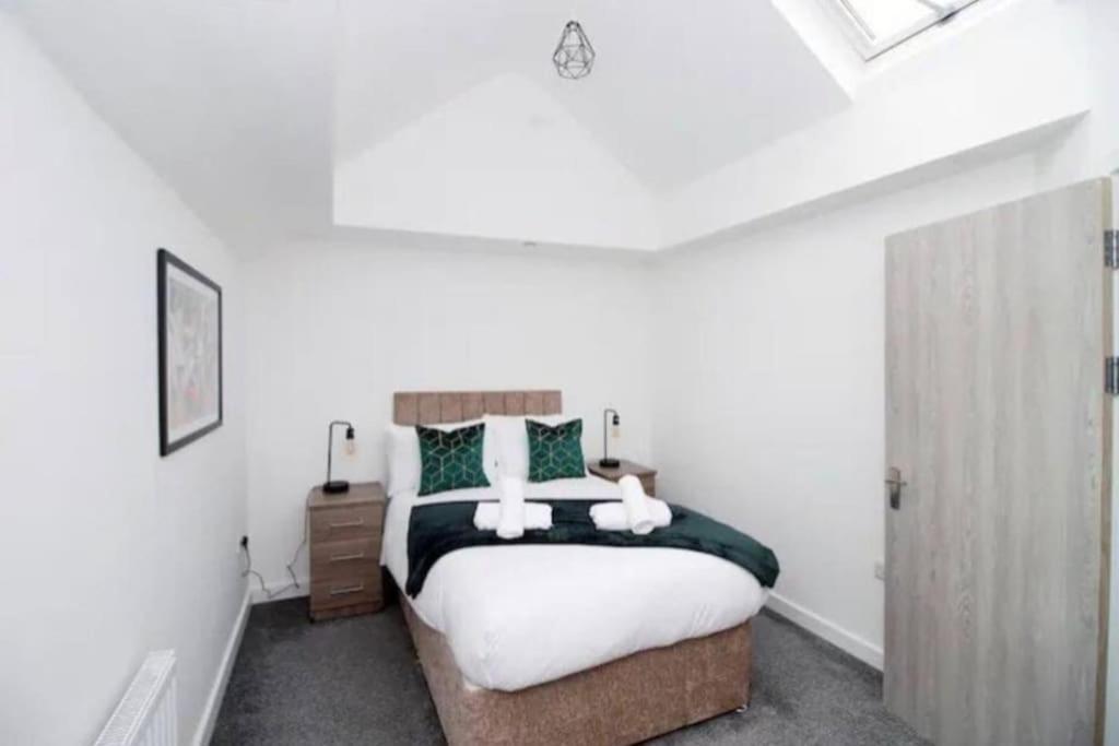 Luxury Redefined:Cardiff 1-Bed Apartment Exterior photo